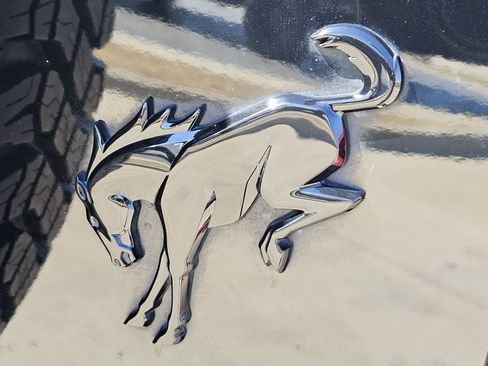 Used 2022 Ford Bronco Wildtrak image 14