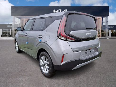 New 2025 Kia Soul LX w/ LX Technology Package image 3