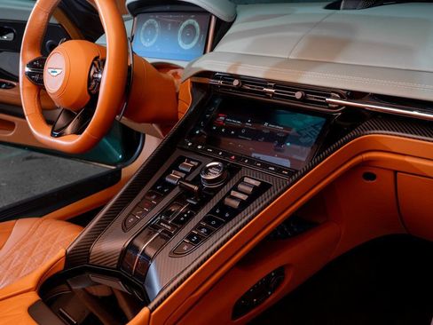 Used 2024 Aston Martin DB12 Coupe image 16