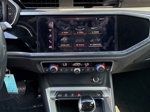 Used 2020 Audi Q3 2.0T Premium image 9