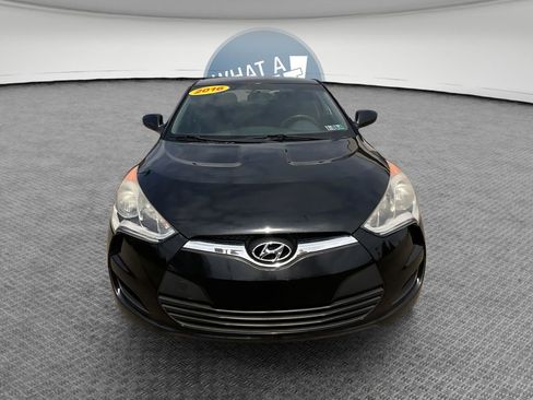 Used 2016 Hyundai Veloster FWD image 9