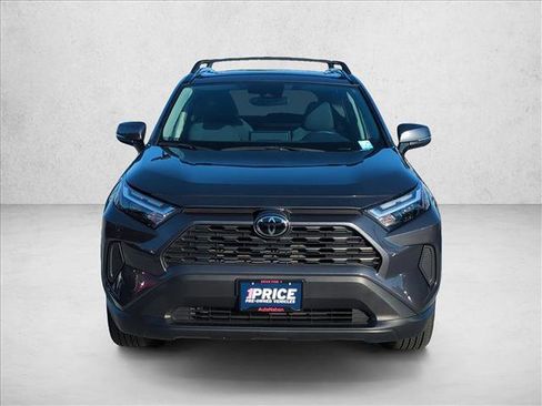 Used 2025 Toyota RAV4 XLE w/ Convenience Package FWD image 2