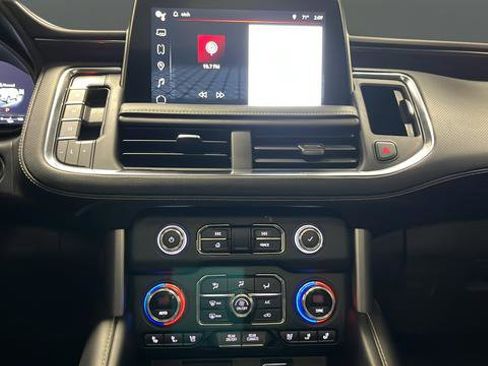 Used 2023 GMC Yukon SLT image 13