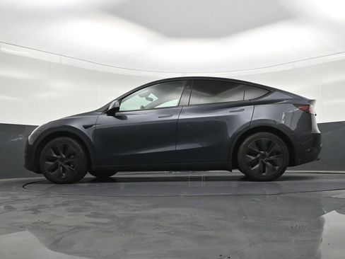Used 2024 Tesla Model Y Long Range AWD/4WD image 23