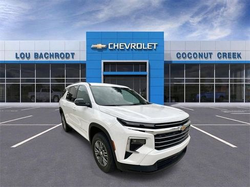 New 2026 Chevrolet Traverse LT image 1