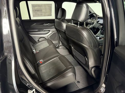 New 2025 Jeep Grand Cherokee Altitude AWD/4WD image 16