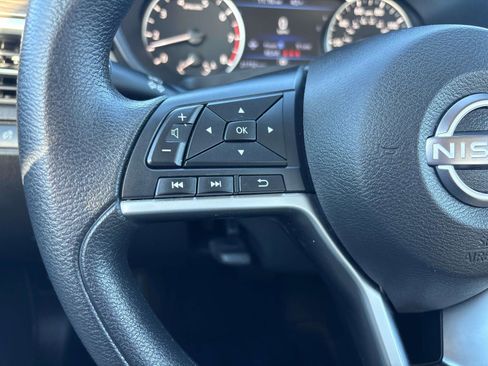 Used 2024 Nissan Altima 2.5 SV image 18