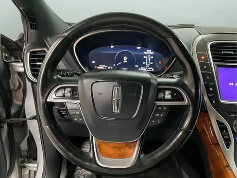Used 2020 Lincoln Nautilus Reserve FWD image 13