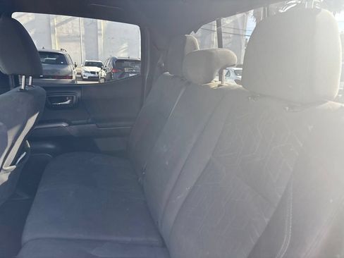 Used 2018 Toyota Tacoma TRD Sport w/ Technology Package RWD image 11