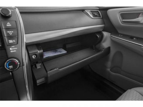 Used 2015 Toyota Camry SE image 17