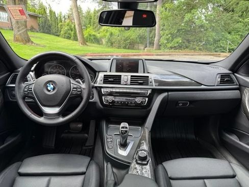 Used 2017 BMW 330i Sedan RWD image 11