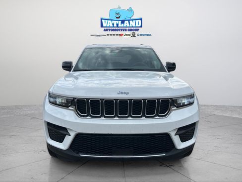 Certified 2023 Jeep Grand Cherokee Laredo image 8