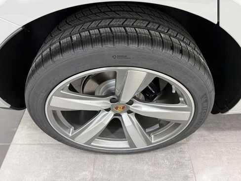 New 2026 Porsche Macan image 8