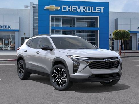 New 2026 Chevrolet Trax RS w/ Driver Confidence Package FWD image 2