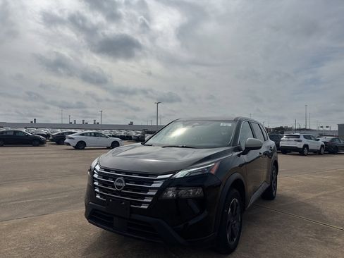 Certified 2025 Nissan Rogue SV image 7