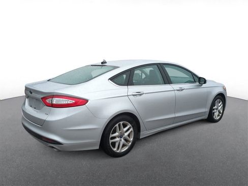 Used 2014 Ford Fusion SE image 8