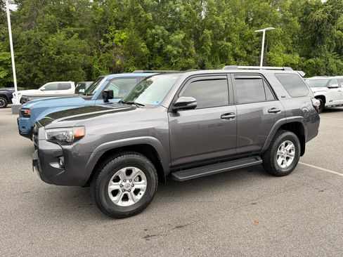 Used 2023 Toyota 4Runner SR5 Premium w/ Moonroof Package AWD/4WD image 1