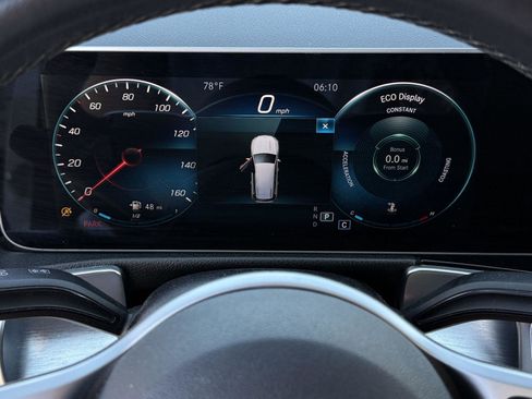 Used 2021 Mercedes-Benz GLB 250 4MATIC image 11