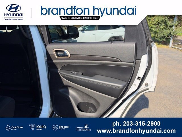 Used 2017 Jeep Grand Cherokee Laredo w/ Quick Order Package 23E AWD/4WD image 9