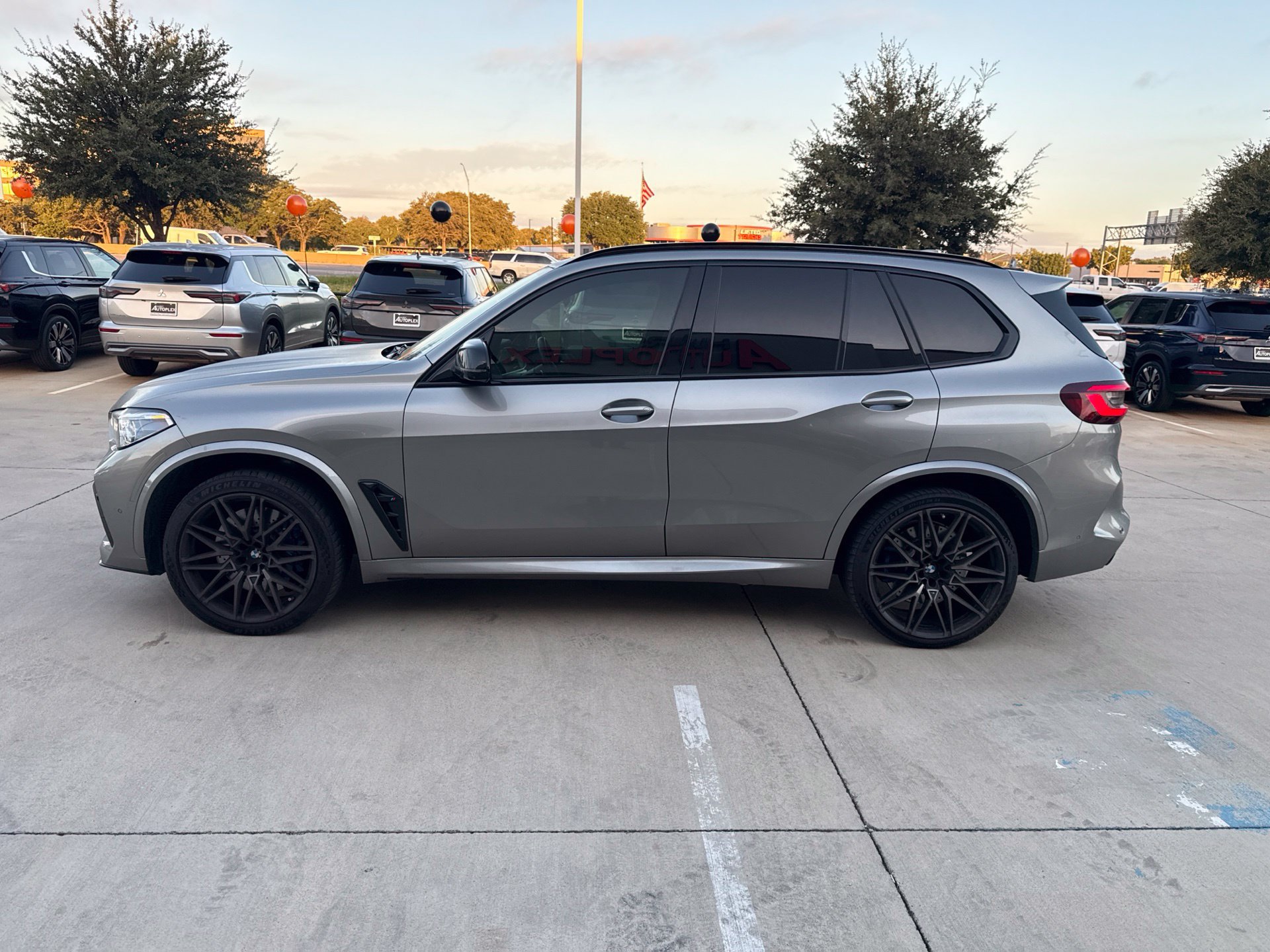 Used 2021 BMW X5 M w/ Competition Package AWD/4WD image 3
