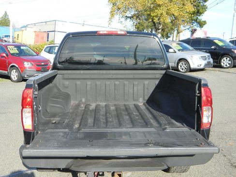 Used 2012 Nissan Frontier SV image 10