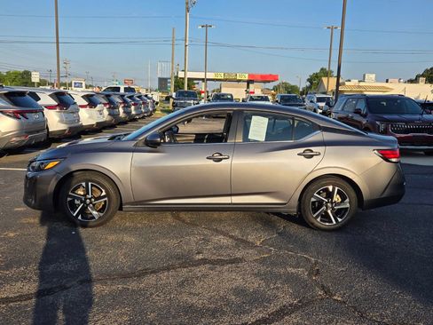 Used 2024 Nissan Sentra SV FWD image 4