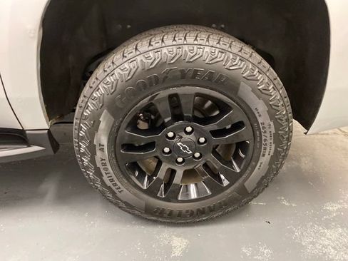 Used 2015 Chevrolet Suburban LT AWD/4WD image 30
