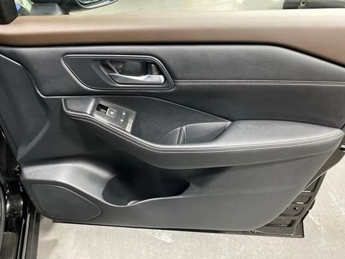 Certified 2023 Nissan Rogue SL w/ SL Premium Package AWD/4WD image 18