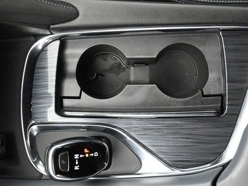 Used 2021 Buick Enclave Essence w/ Sound and Sites Package image 31