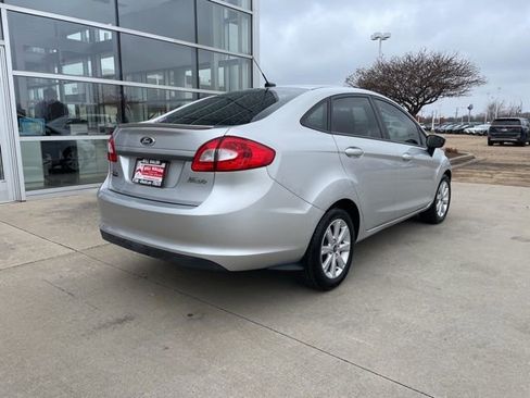 Used 2013 Ford Fiesta SE image 5