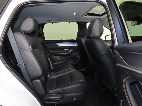 Used 2024 MAZDA CX-90 3.3 Turbo w/ Preferred Plus image 36