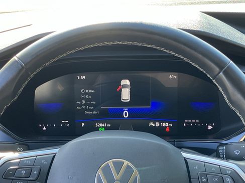 Used 2024 Volkswagen Taos SE image 23