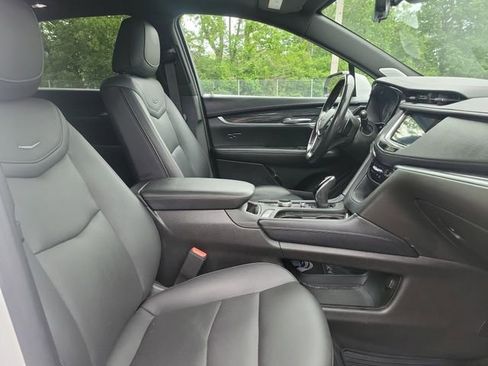 Used 2022 Cadillac XT5 Premium Luxury w/ Technology Package AWD/4WD image 29