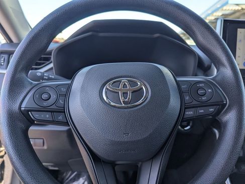 Used 2025 Toyota RAV4 XLE image 20