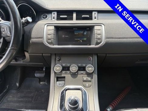 Used 2018 Land Rover Range Rover Evoque SE AWD/4WD image 9