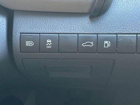 Used 2018 Toyota Camry SE FWD image 28