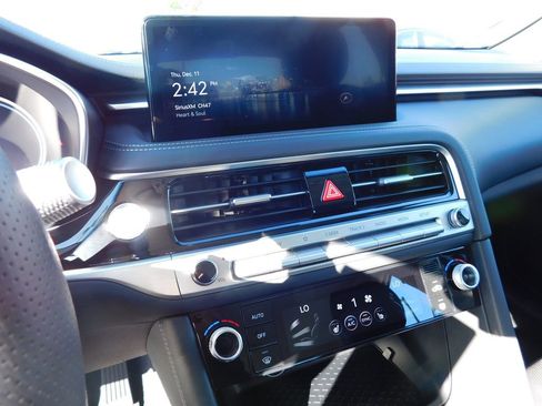 Used 2026 Genesis G70 2.5T image 25