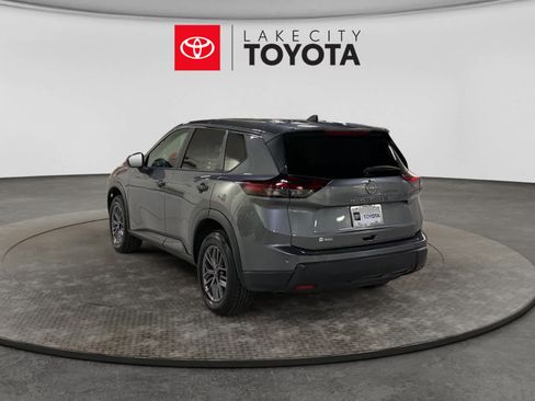 Used 2024 Nissan Rogue S FWD image 5