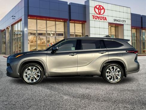 New 2026 Toyota Highlander Limited AWD/4WD image 3