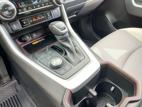 Certified 2025 Toyota RAV4 Limited w/ Advanced Technology Package AWD/4WD image 20