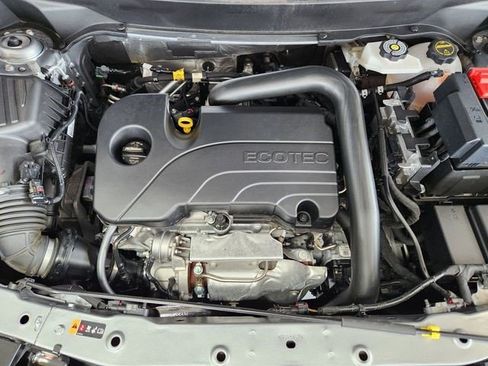 Used 2025 Chevrolet Equinox RS AWD/4WD image 16