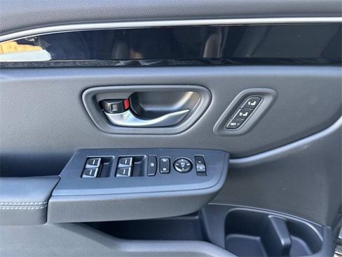 New 2025 Honda Pilot Touring image 9