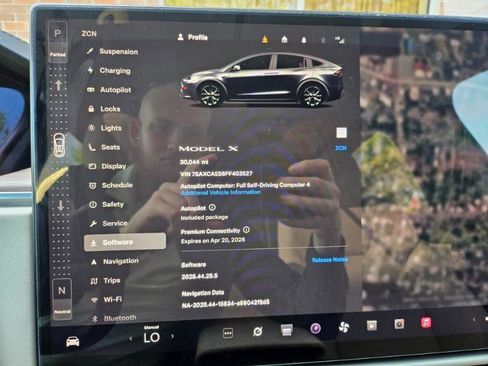 Used 2023 Tesla Model X image 3