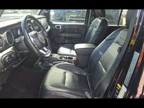 Used 2023 Jeep Wrangler Unlimited Sahara w/ Cold Weather Group AWD/4WD image 5
