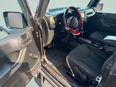 Used 2017 Jeep Wrangler Sport AWD/4WD image 8