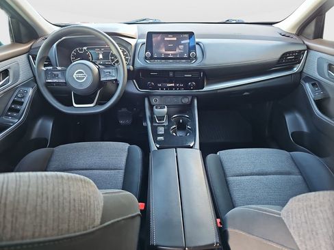 Used 2021 Nissan Rogue SV image 18