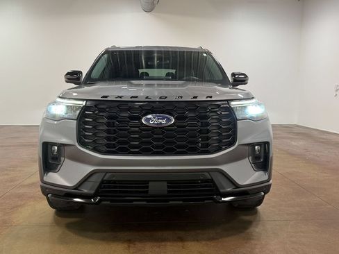 Used 2025 Ford Explorer ST-Line AWD/4WD image 27