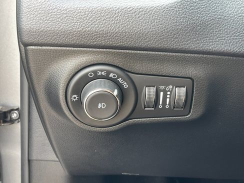 Used 2021 Jeep Compass Latitude AWD/4WD image 30
