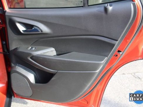 Used 2024 Chevrolet Trax LT w/ LT Convenience Package image 30