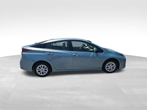 Used 2022 Toyota Prius LE FWD image 5
